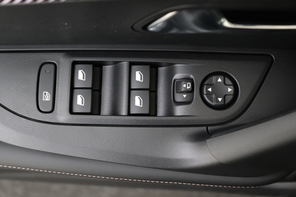 PEUGEOT 2008 Allure Hybrid 145 hp e-DSC6 - ref: 7-56921 - Photo 14