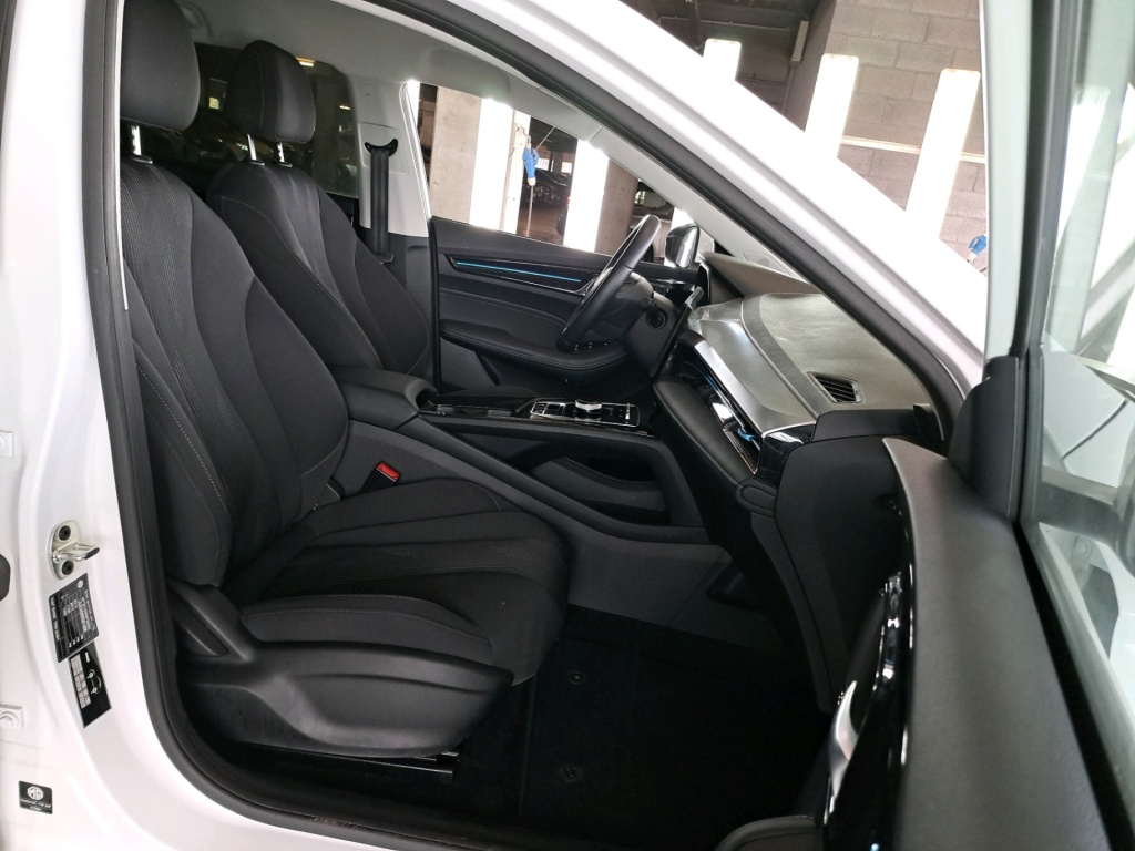 MG MG5 Comfort 61 kWh 156 hp - ref: 7-59172 - Photo 5