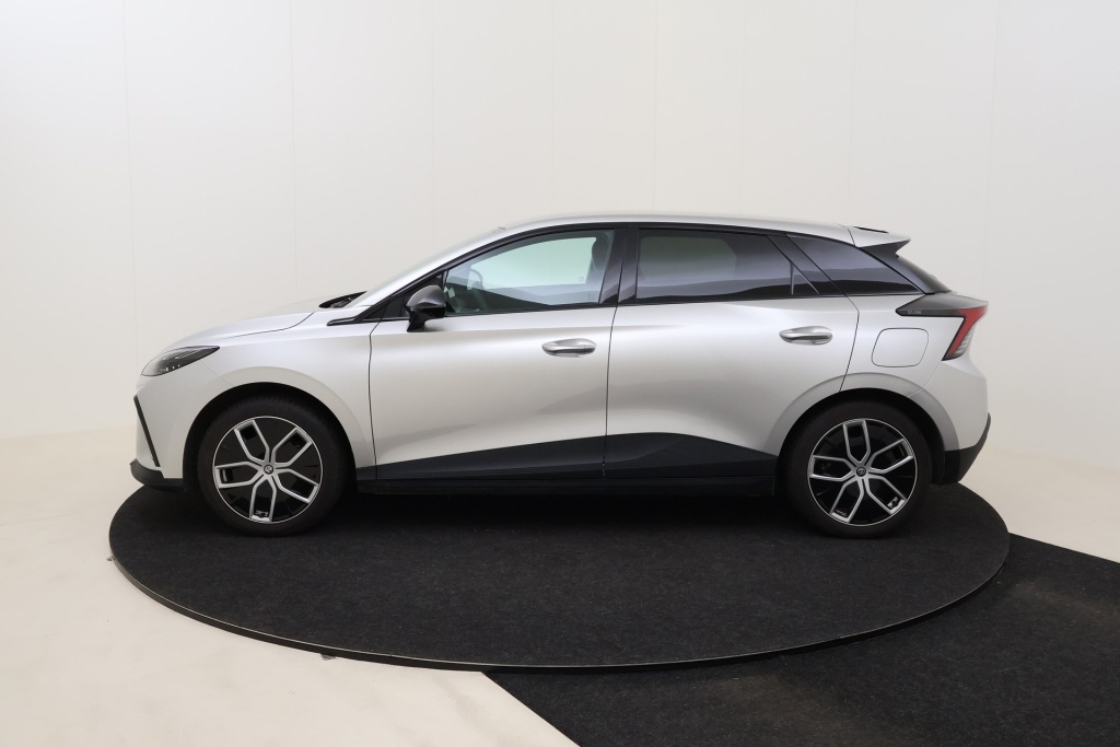 MG MG4 Luxury 64 kWh 204 hp - ref: 7-59450 - Photo 9