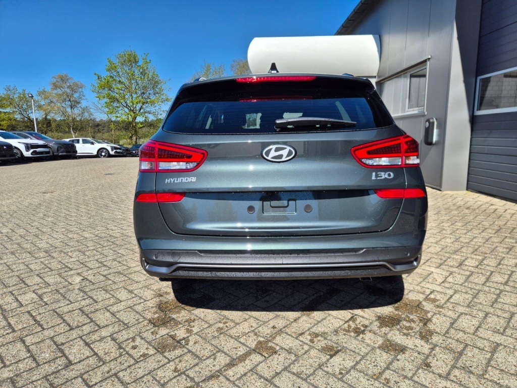 HYUNDAI i30 1.6 Gasoline 150hp - ref: 7-60717 - Photo 4