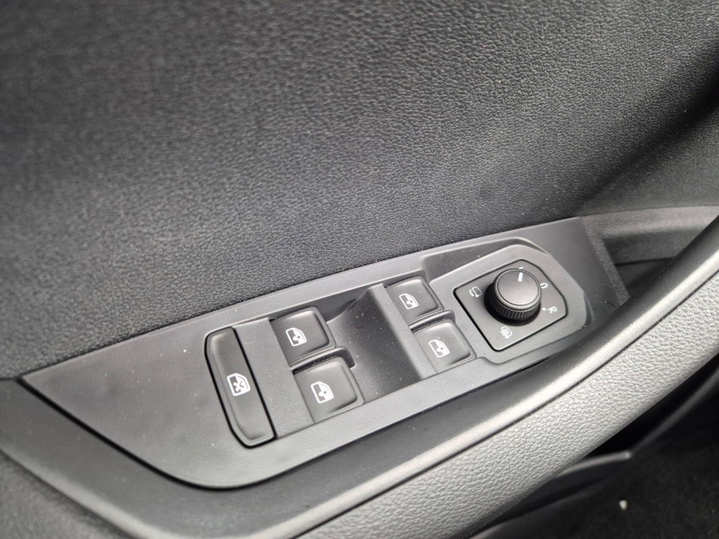 SKODA Karoq 1.5 Gasoline 150hp DSG - ref: 7-61414 - Photo 15