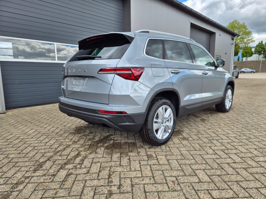 SKODA Karoq 1.5 Gasoline 150hp DSG - ref: 7-61414 - Photo 5
