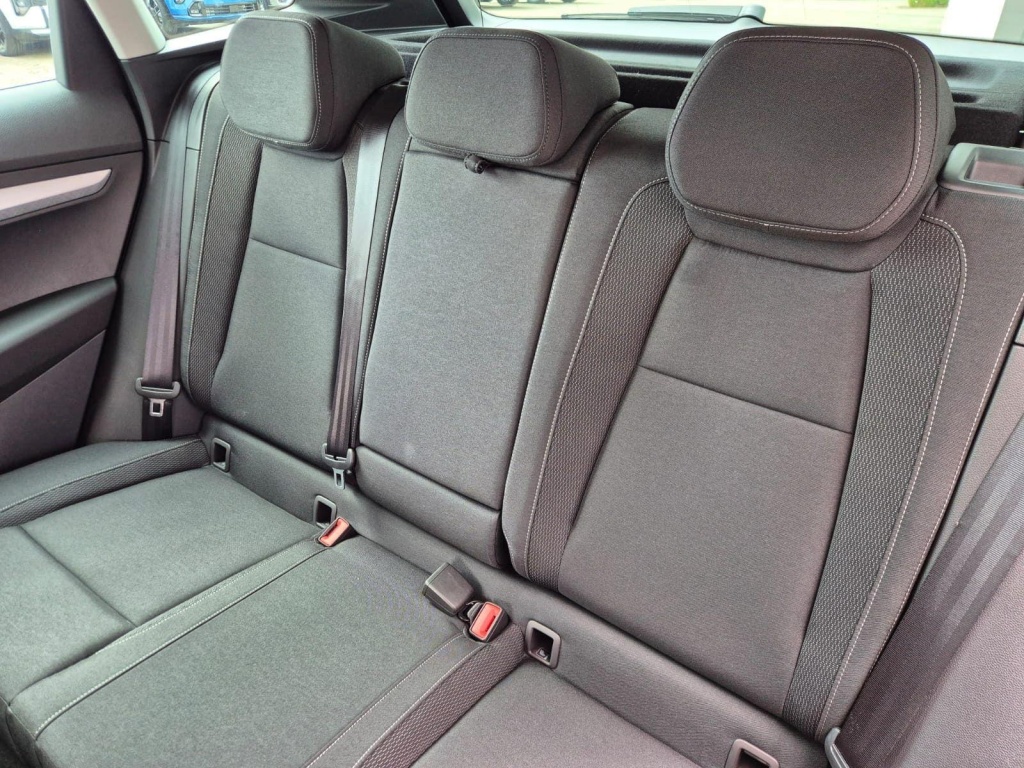 SKODA Karoq 1.5 Gasoline 150hp DSG - ref: 7-61415 - Photo 14