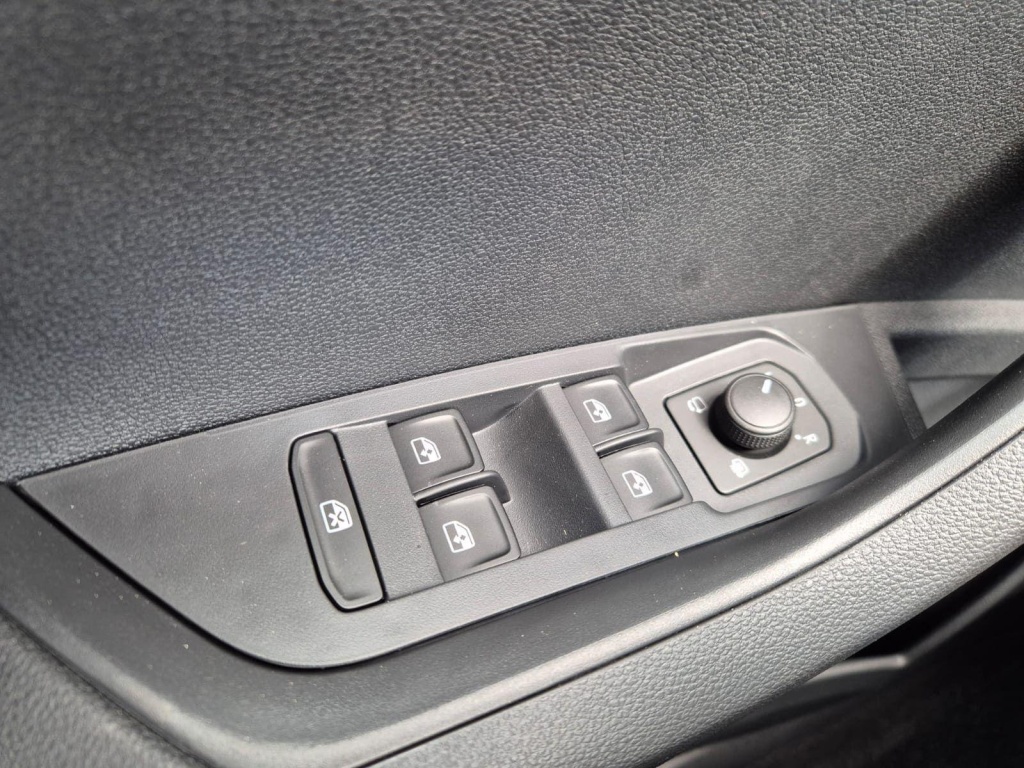 SKODA Karoq 1.5 Gasoline 150hp DSG - ref: 7-61415 - Photo 15