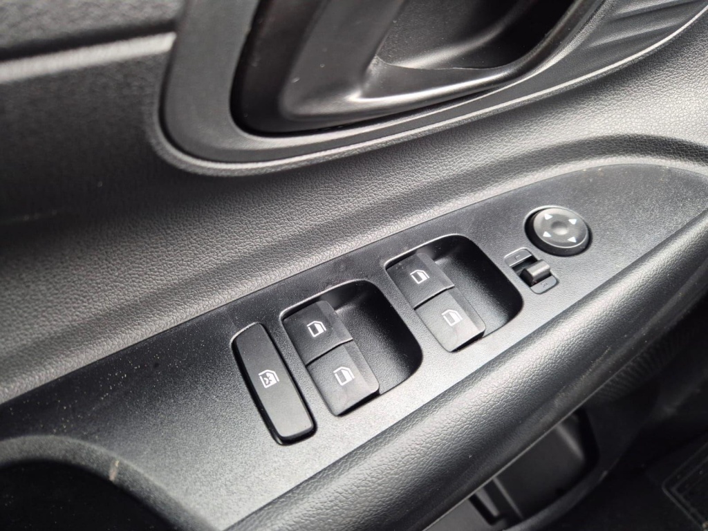 HYUNDAI i20 1.0 Gasoline 90hp - ref: 7-61520 - Photo 13
