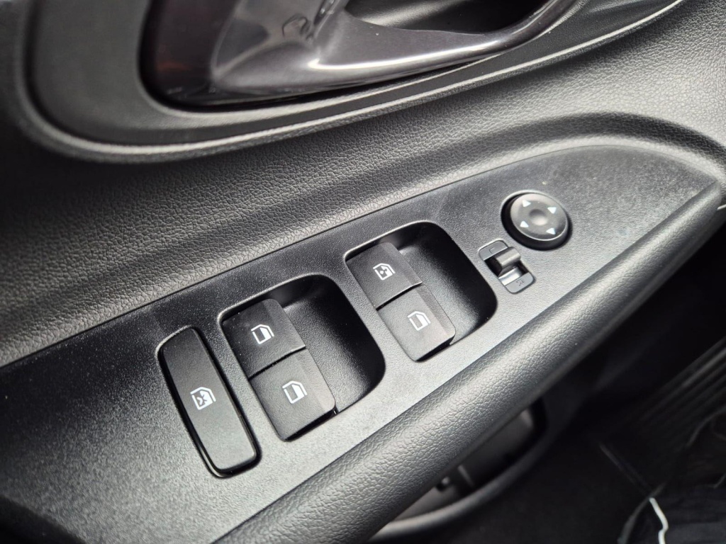 HYUNDAI i20 1.0 Gasoline 90hp - ref: 7-61634 - Photo 13
