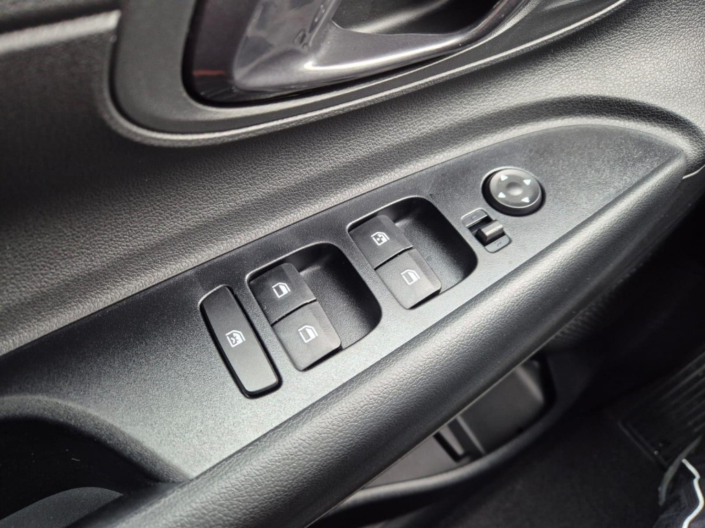 HYUNDAI i20 1.0 Gasoline 90hp - ref: 7-61638 - Photo 13