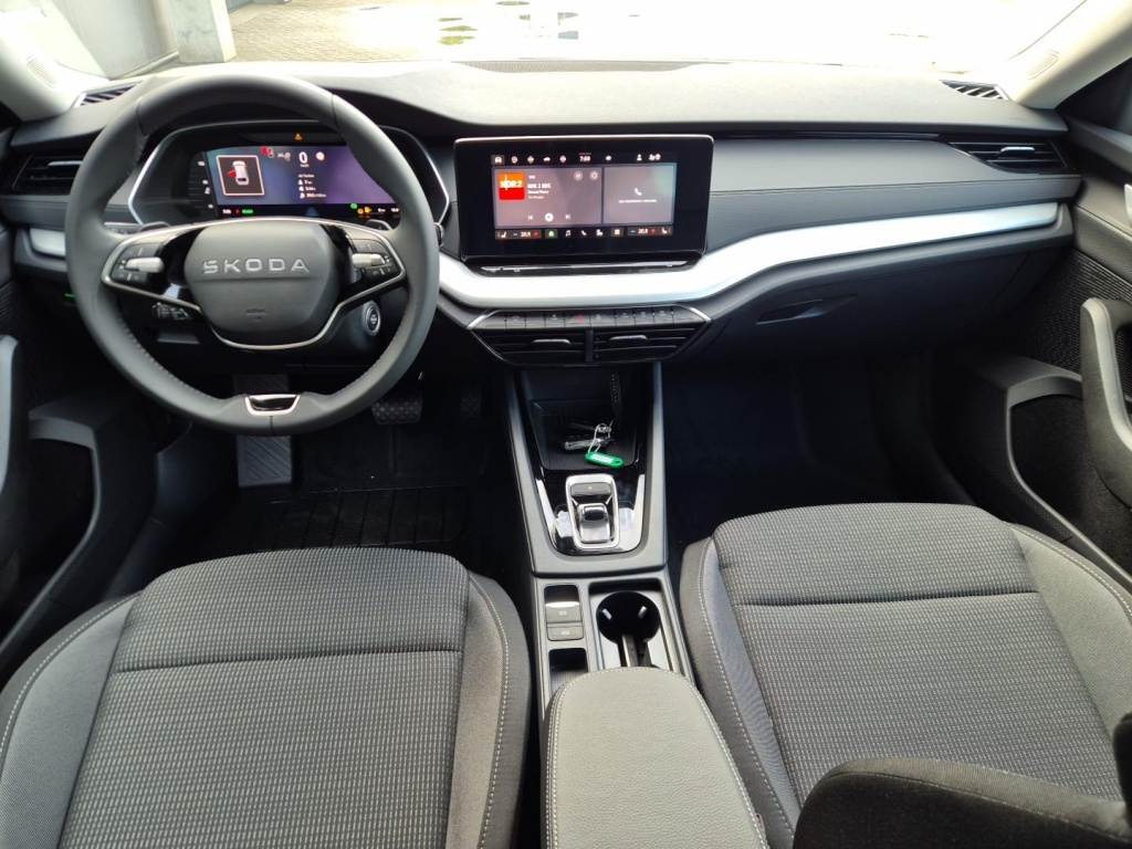 SKODA Octavia Combi 1.5 Gasoline 150hp DSG - ref: 7-61892 - Photo 12