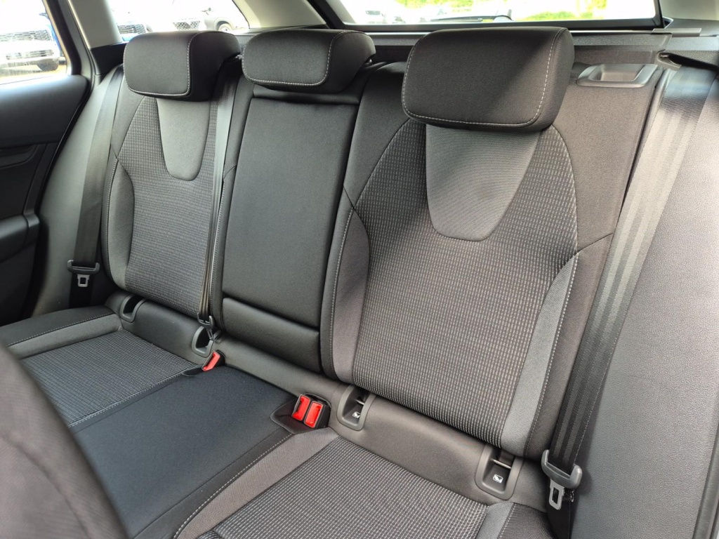 SKODA Octavia Combi 1.5 Gasoline 150hp DSG - ref: 7-61892 - Photo 14
