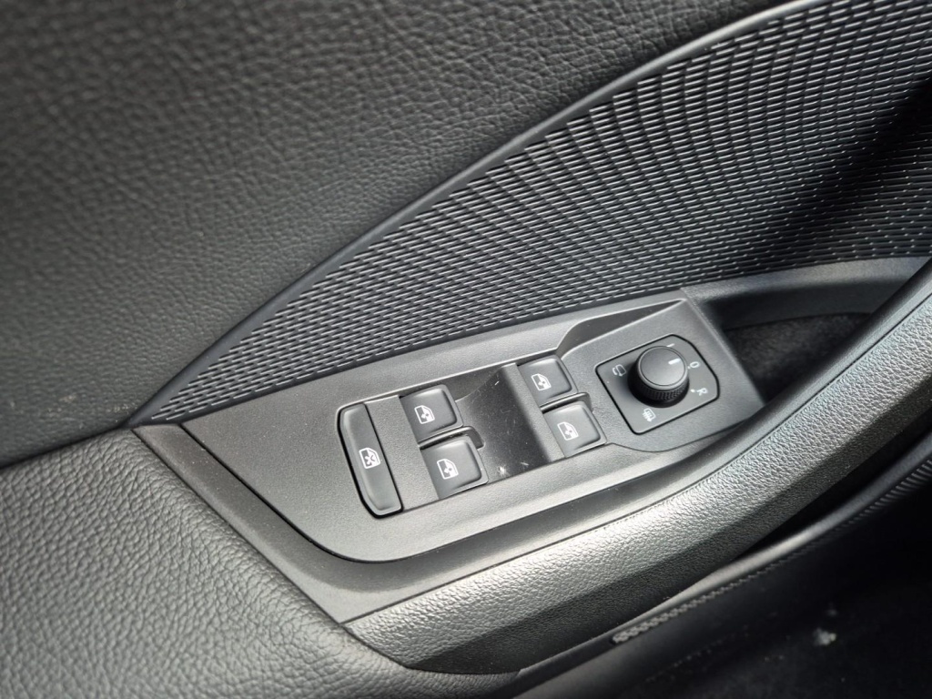 SKODA Octavia Combi 1.5 Gasoline 150hp DSG - ref: 7-61892 - Photo 15