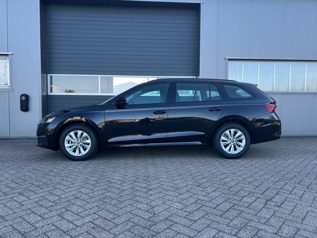 SKODA Octavia Combi 1.5 Gasoline 150hp DSG - ref: 7-62460 - Photo 2
