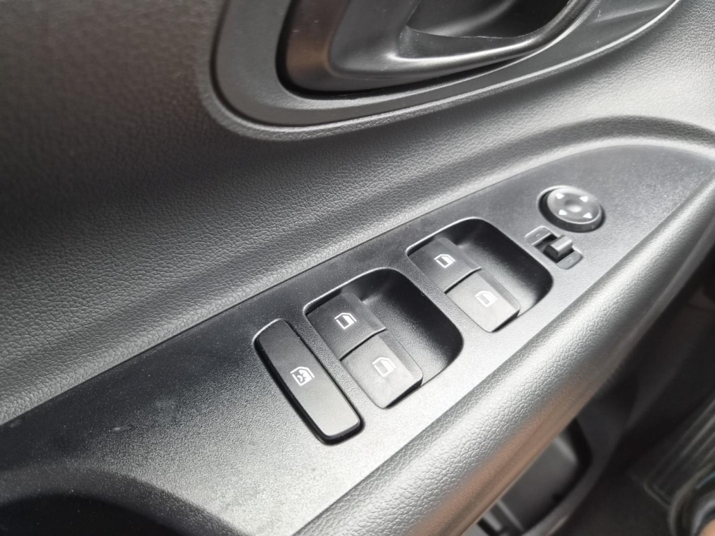 HYUNDAI i20 1.0 Gasoline 90hp - ref: 7-62947 - Photo 13