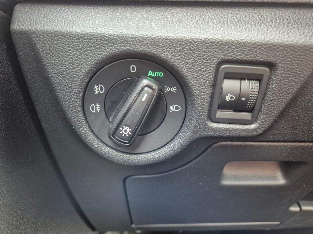 SKODA Kamiq Selection 1.0 Gasoline 116hp DSG - ref: 7-63168 - Photo 14