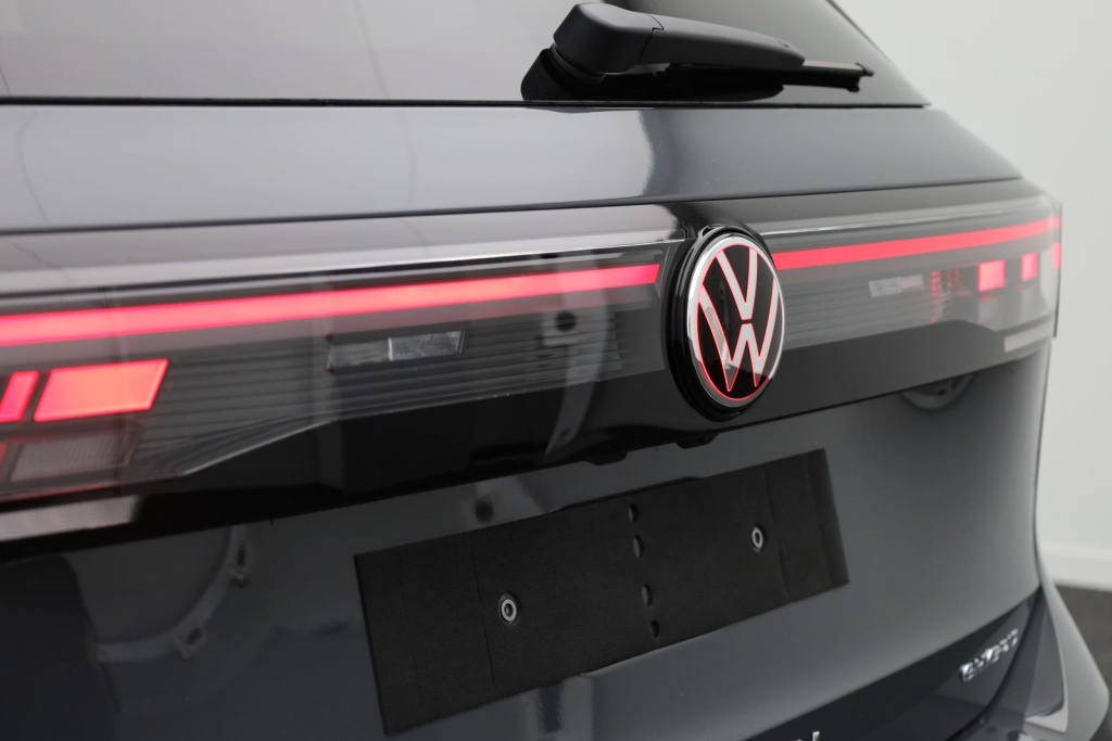 VOLKSWAGEN Tiguan Life 1.5 Plug-in Hybrid Gasoline 204hp - ref: 7-63799 - Photo 13