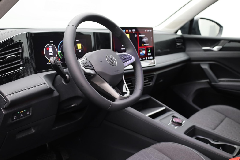 VOLKSWAGEN Tiguan Life 1.5 Plug-in Hybrid Gasoline 204hp - ref: 7-63799 - Photo 19
