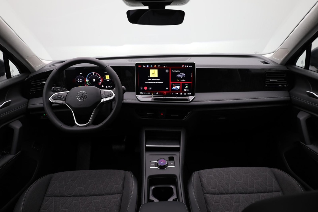 VOLKSWAGEN Tiguan Life 1.5 Plug-in Hybrid Gasoline 204hp - ref: 7-63800 - Photo 18
