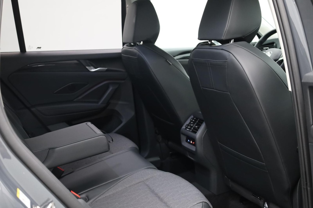 VOLKSWAGEN Tiguan Life 1.5 Plug-in Hybrid Gasoline 204hp - ref: 7-63800 - Photo 20
