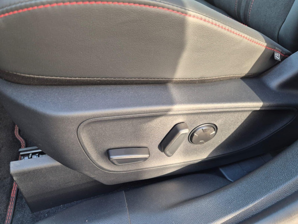 FORD Kuga ST-Line 2.5 Plug-in Hybrid Gasoline 242hp - ref: 7-66504 - Photo 19