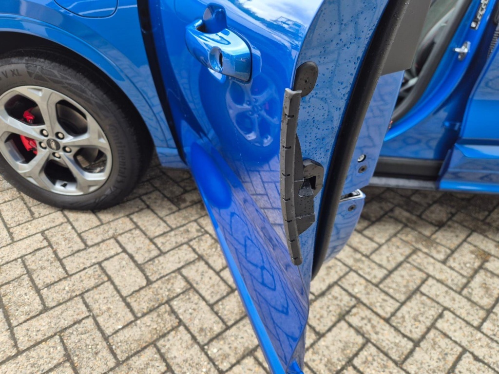 FORD Kuga ST-Line 2.5 Plug-in Hybrid Gasoline 242hp - ref: 7-66505 - Photo 16
