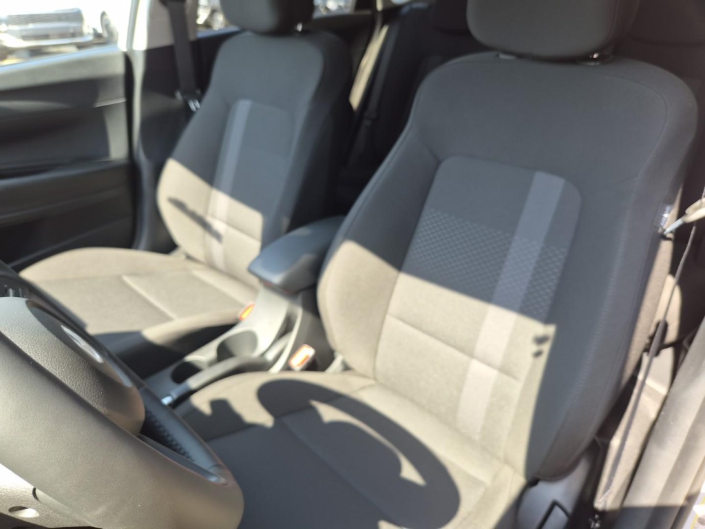 HYUNDAI i20 Trend 5-türig 1.0 Gasoline 90hp - ref: 7-66546 - Photo 12
