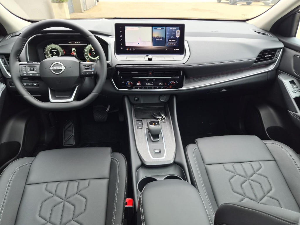 NISSAN Qashqai Tekna 1.3 Gasoline 158hp - ref: 7-66572 - Photo 13