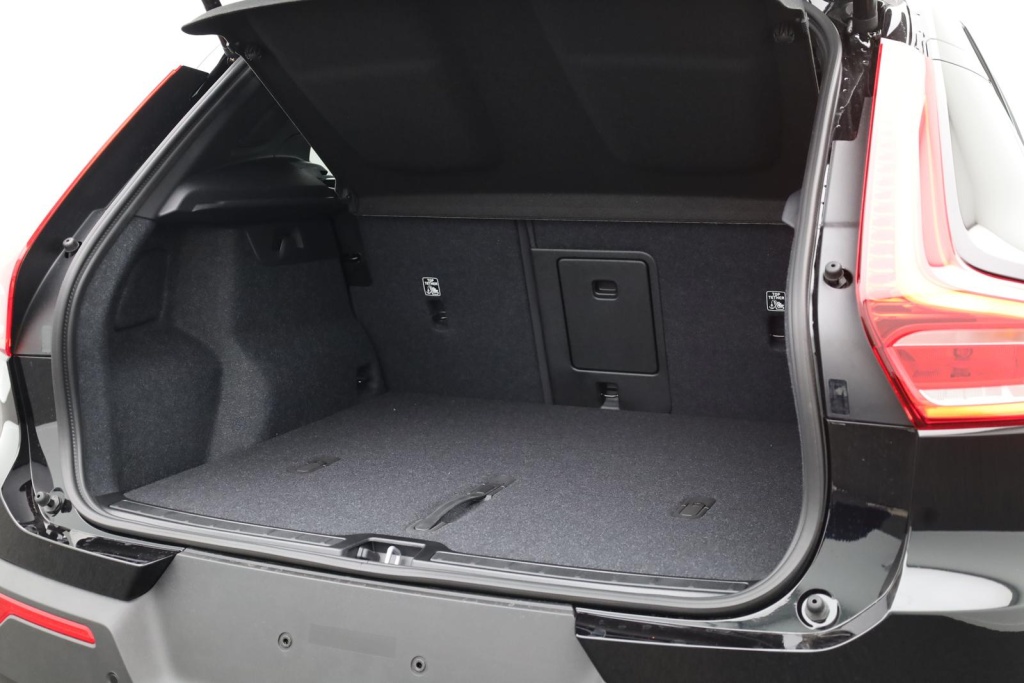VOLVO XC40 Black Edition Plus 2.0 Gasoline 197hp - ref: 7-66582 - Photo 14