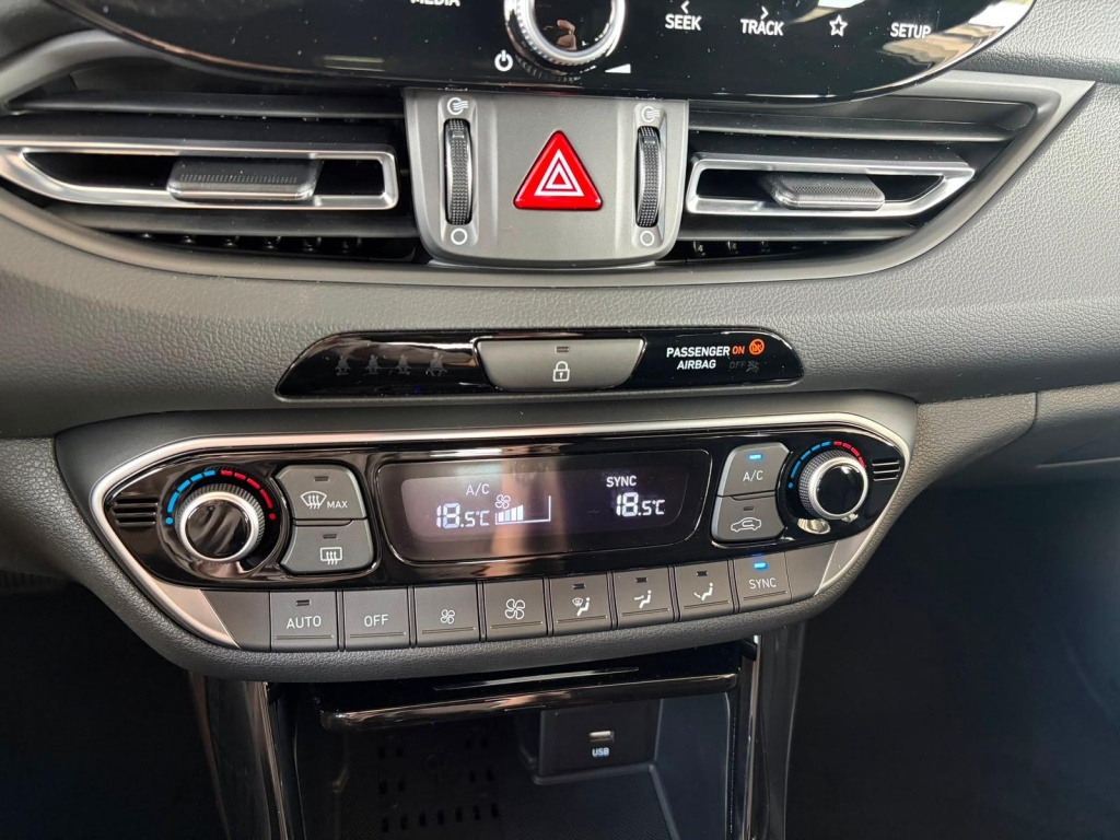 HYUNDAI i30 Comfort Plus 1.0 TGDI DCT 74 kW - ref: 7-67139 - Photo 15