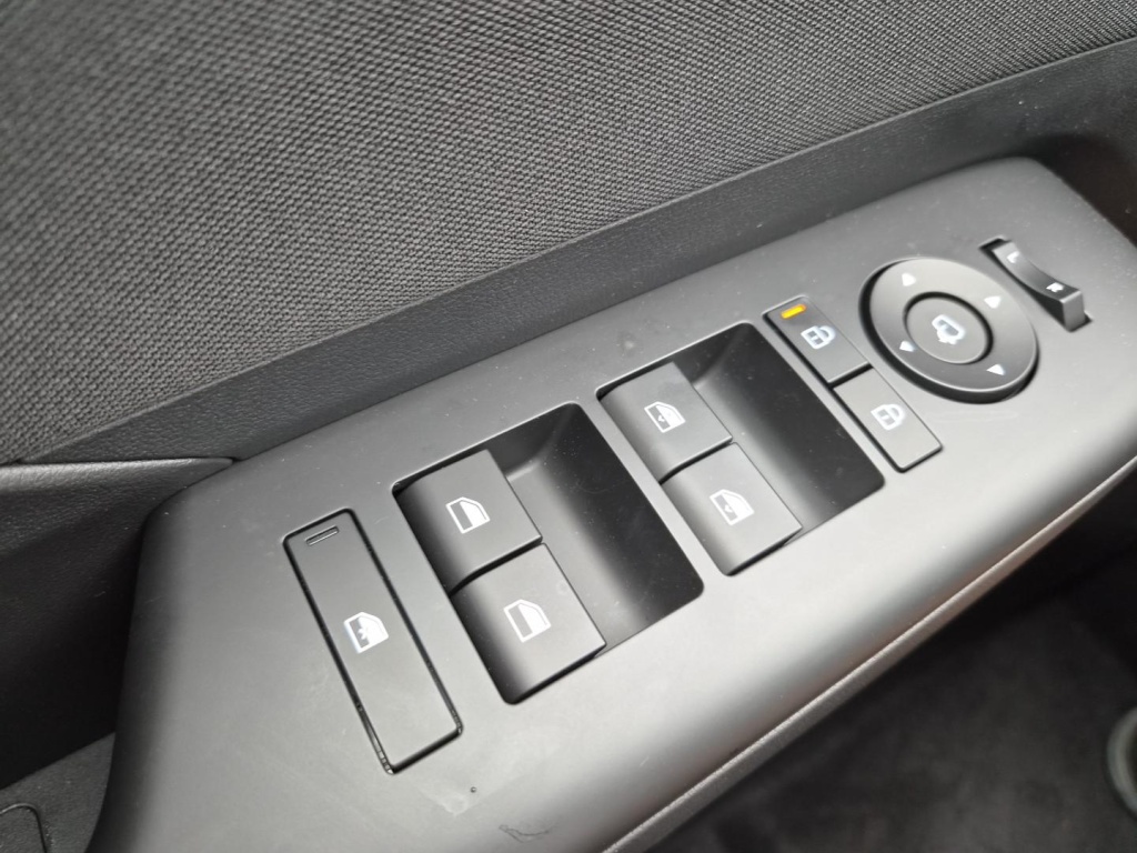 HYUNDAI Kona Trend 1.6 Gasoline 150hp - ref: 7-67215 - Photo 13