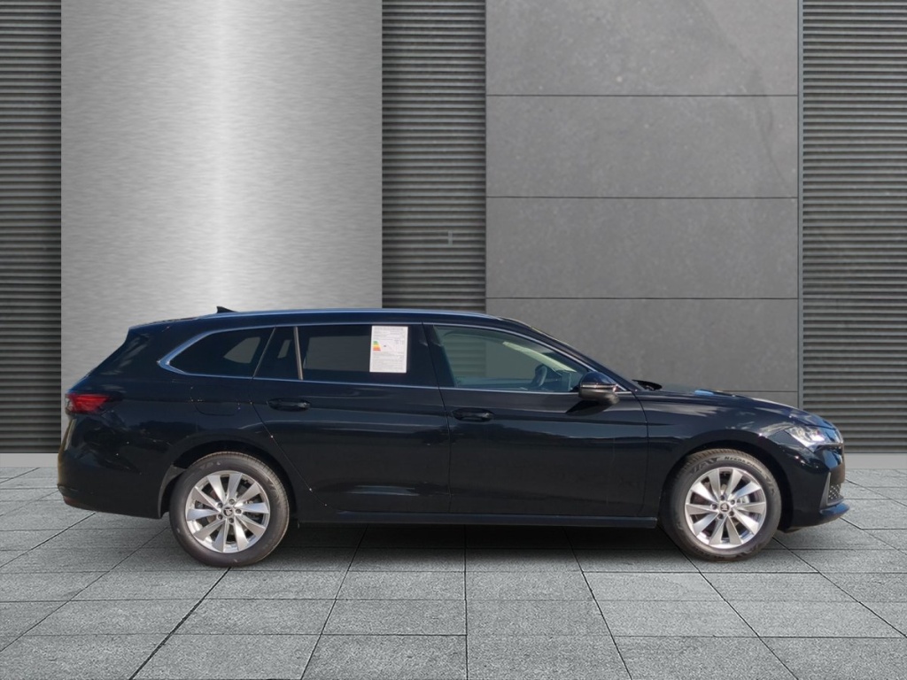 SKODA Superb Selection 2.0 TDI 110 kW DSG - ref: 7-68818 - Photo 2