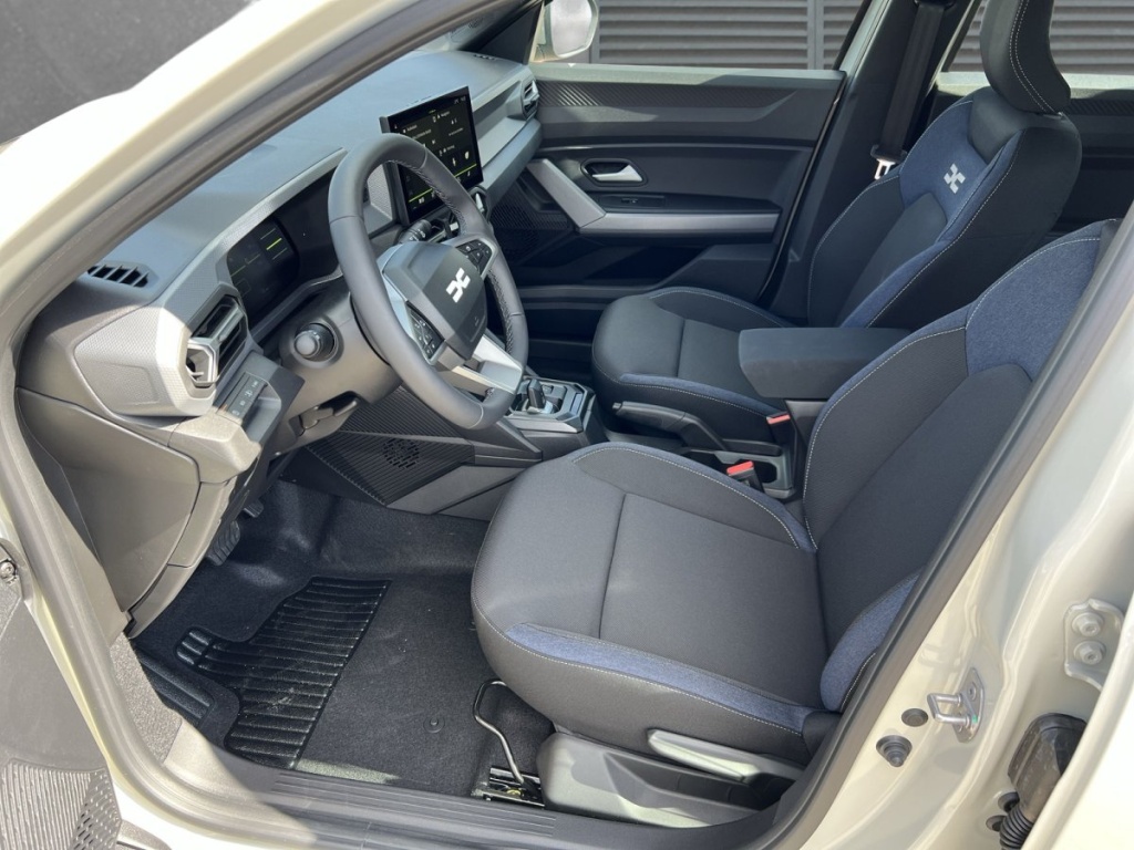 DACIA Duster Expression Full-Hybrid 155 - ref: 7-69014 - Photo 4