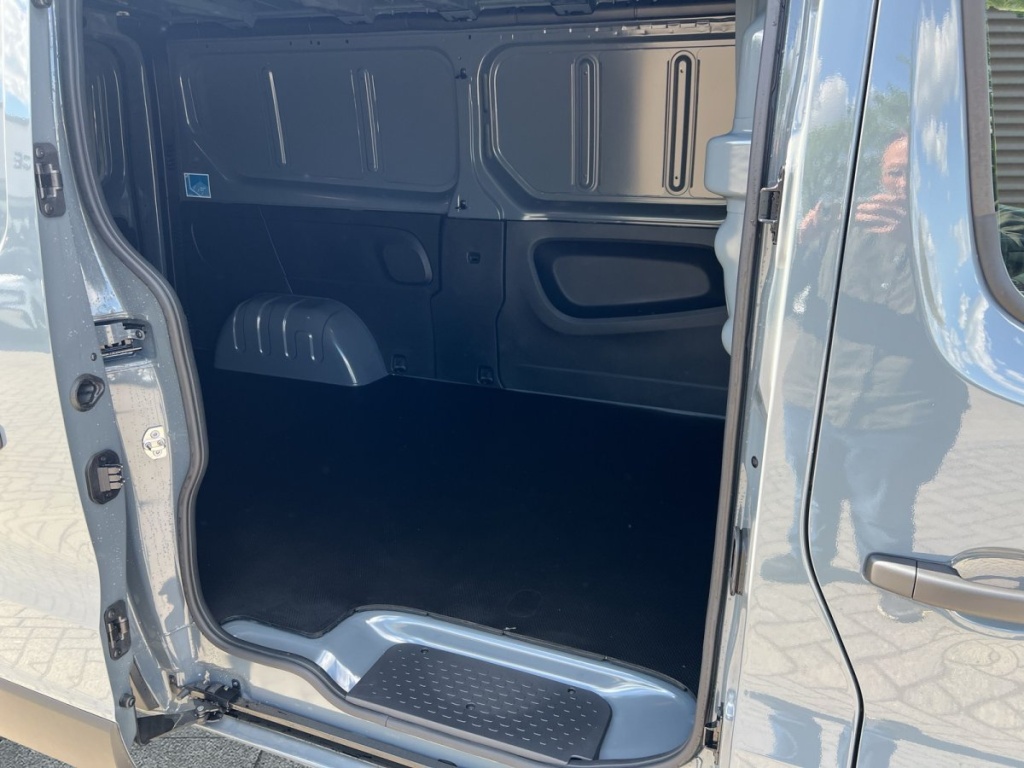 RENAULT Trafic EXTRA L2H1 dCi 170 AT9 - ref: 7-69084 - Photo 6