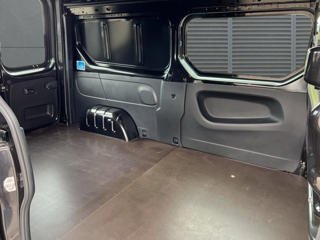 RENAULT Trafic L2H2 dCi 150 - ref: 7-69086 - Photo 6
