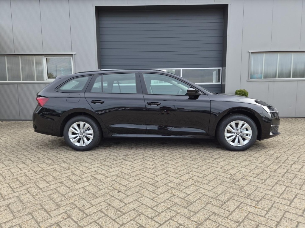 SKODA Octavia Combi 1.5 Gasoline 150hp DSG - ref: 7-69427 - Photo 6