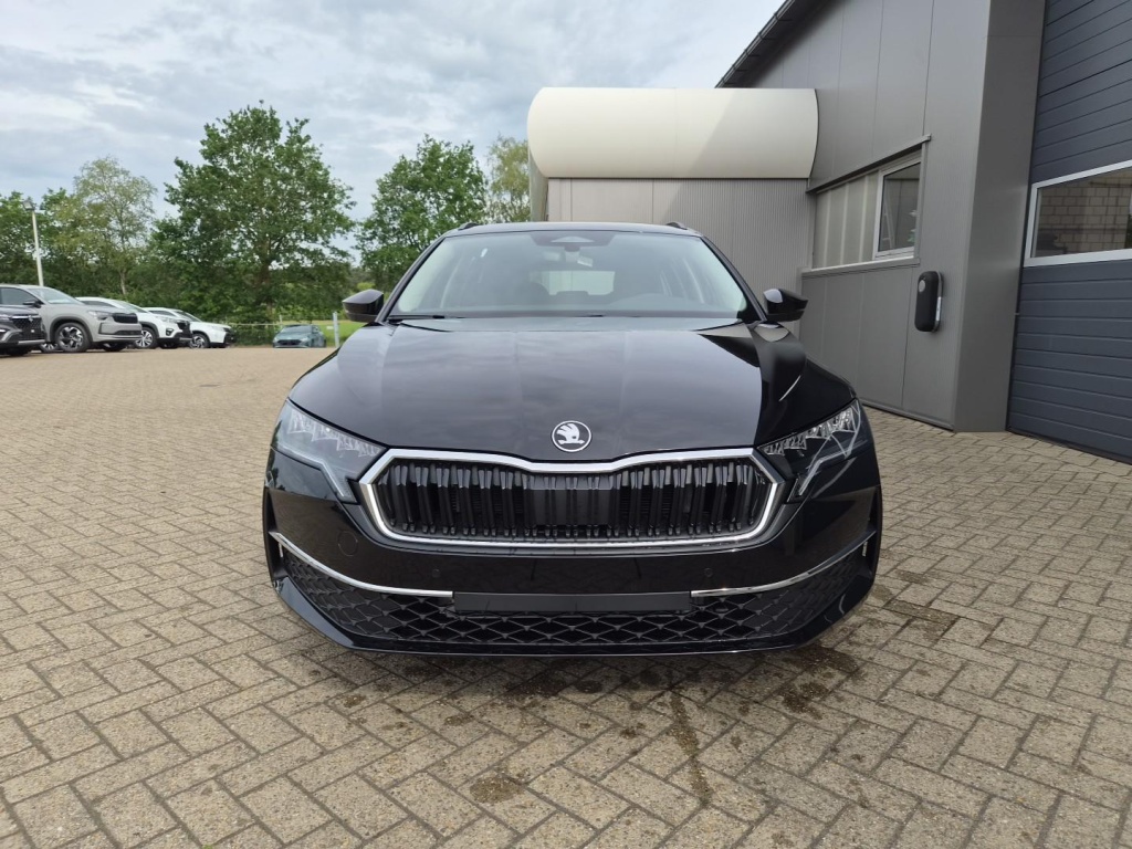 SKODA Octavia Combi 1.5 Gasoline 150hp DSG - ref: 7-69427 - Photo 8