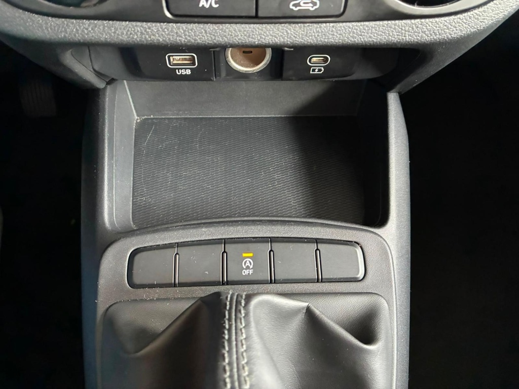 HYUNDAI i10 Comfort MPI 1.0 63PS - ref: 7-69480 - Photo 19