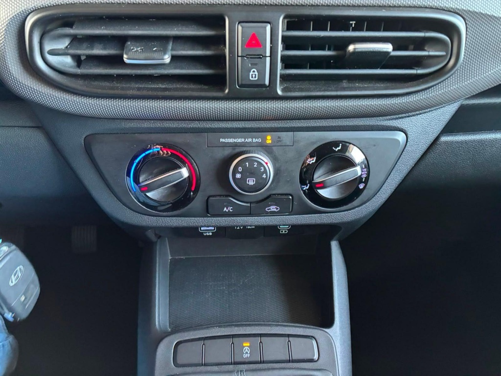 HYUNDAI i10 Comfort MPI 1.0 63PS - ref: 7-69776 - Photo 19