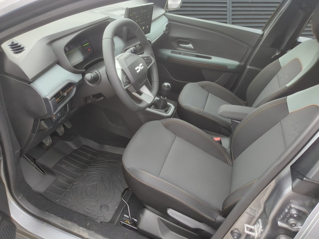 DACIA Sandero Extreme TCe 110 - ref: 7-70082 - Photo 4