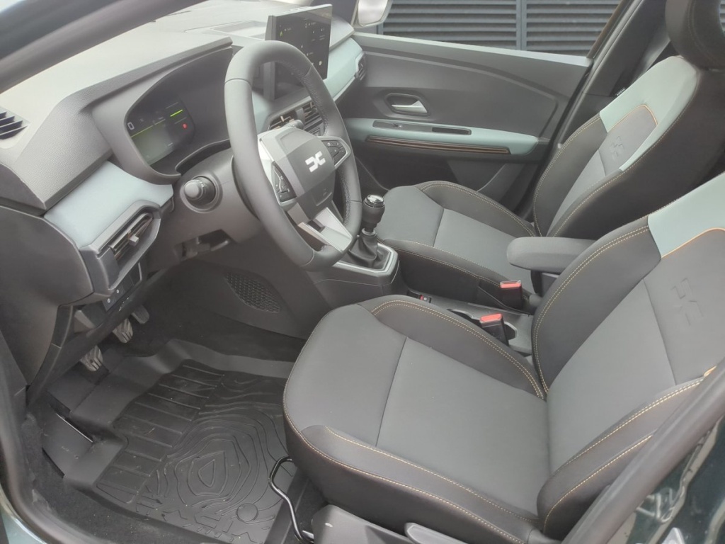 DACIA Sandero Extreme TCe 110 - ref: 7-70084 - Photo 4