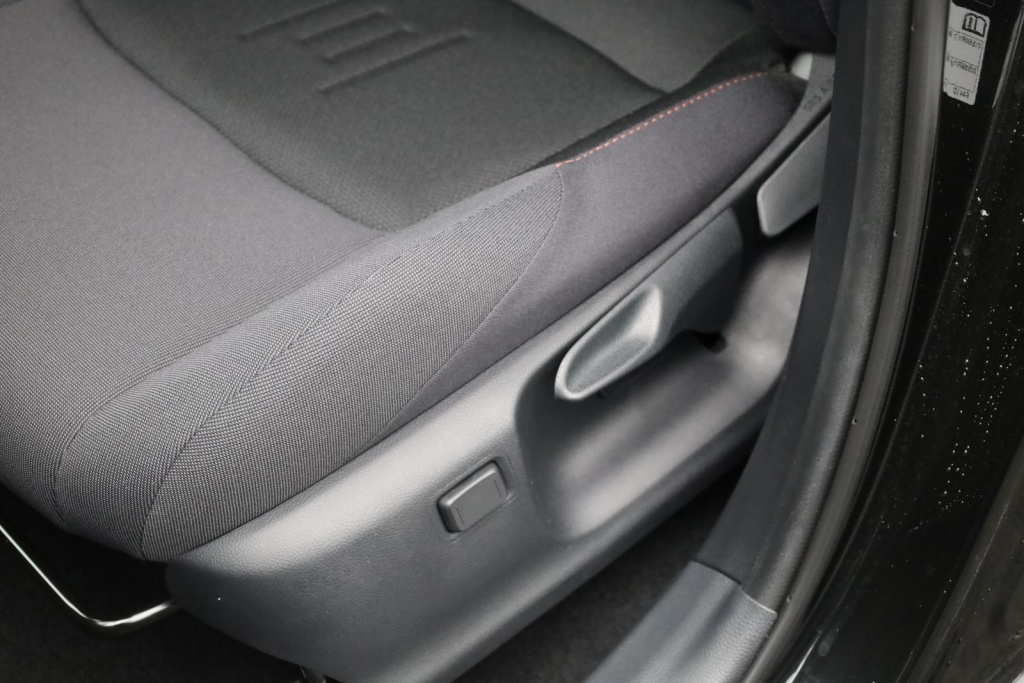 TOYOTA C-HR Teamplayer 2.0 Plug-in Hybrid Gasoline 223hp - ref: 7-70102 - Photo 14