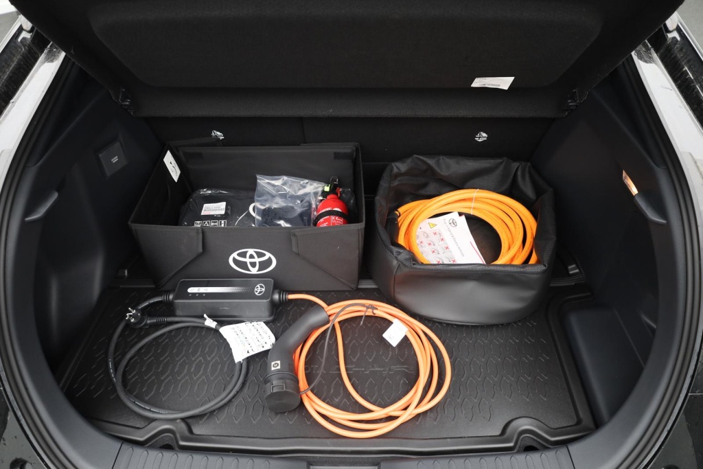 TOYOTA C-HR Teamplayer 2.0 Plug-in Hybrid Gasoline 223hp - ref: 7-70102 - Photo 9