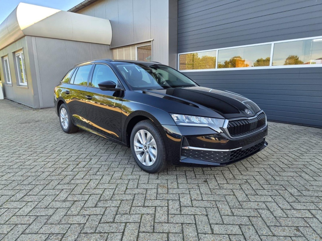 SKODA Octavia Combi 1.5 Gasoline 150hp DSG - ref: 7-70103 - Photo 7
