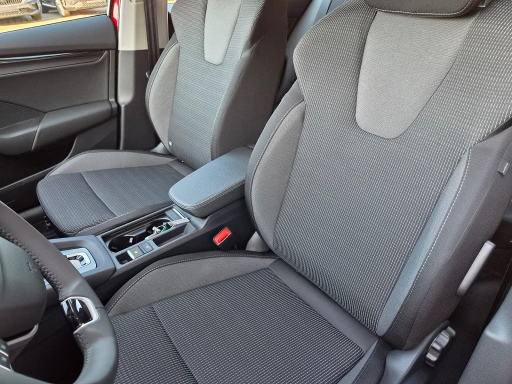 SKODA Octavia Combi 1.5 Gasoline 150hp DSG - ref: 7-70105 - Photo 13