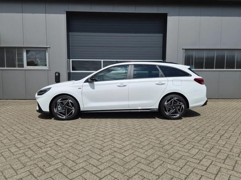 HYUNDAI i30 N-Line 1.6 Gasoline 150hp - ref: 7-70108 - Photo 2