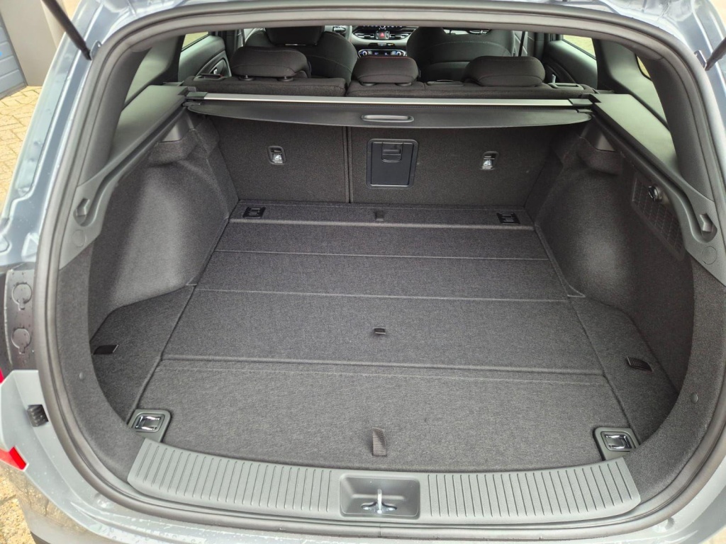 HYUNDAI i30 N-Line 1.6 Gasoline 150hp - ref: 7-70109 - Photo 9