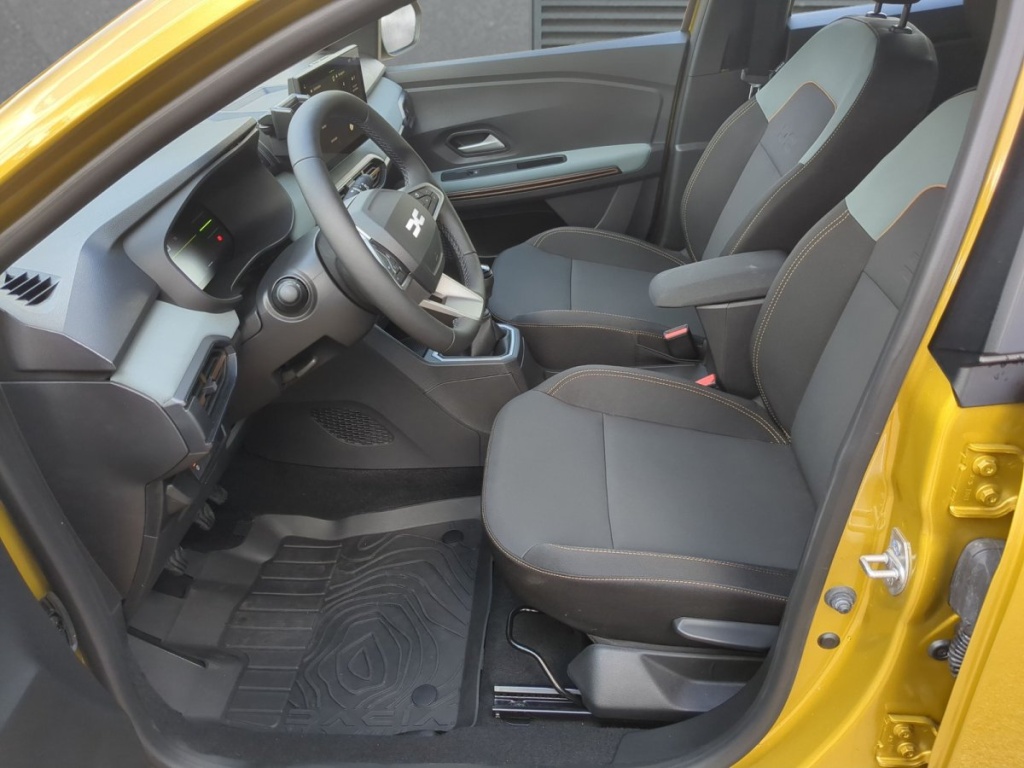 DACIA Sandero Extreme TCe 110 - ref: 7-70429 - Photo 4