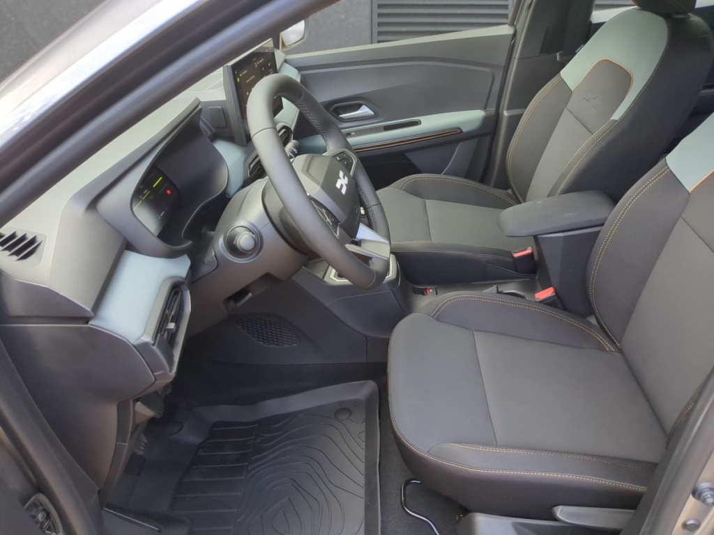 DACIA Sandero Extreme TCe 110 - ref: 7-70431 - Photo 4