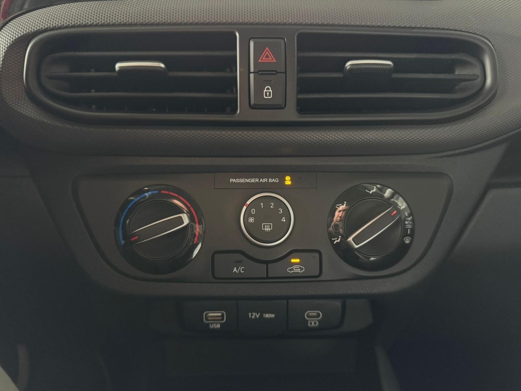 HYUNDAI i10 Comfort MPI 1.0 63PS - ref: 7-70614 - Photo 18