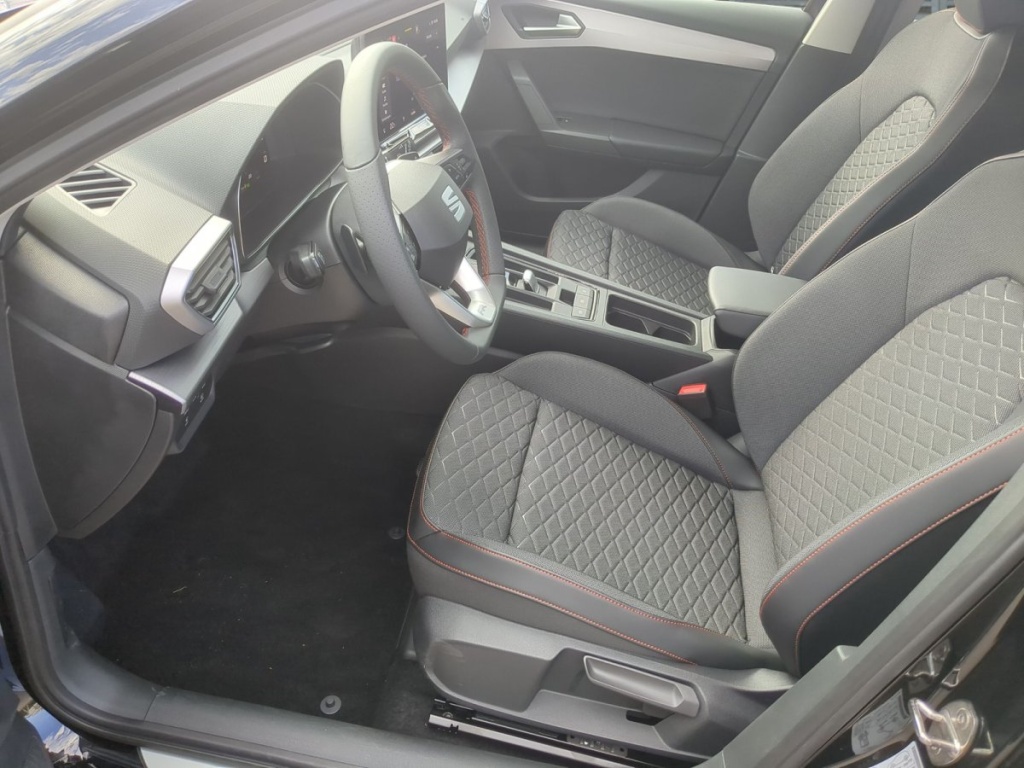 SEAT Leon FR 1.5 eTSI DSG - ref: 7-71086 - Photo 4