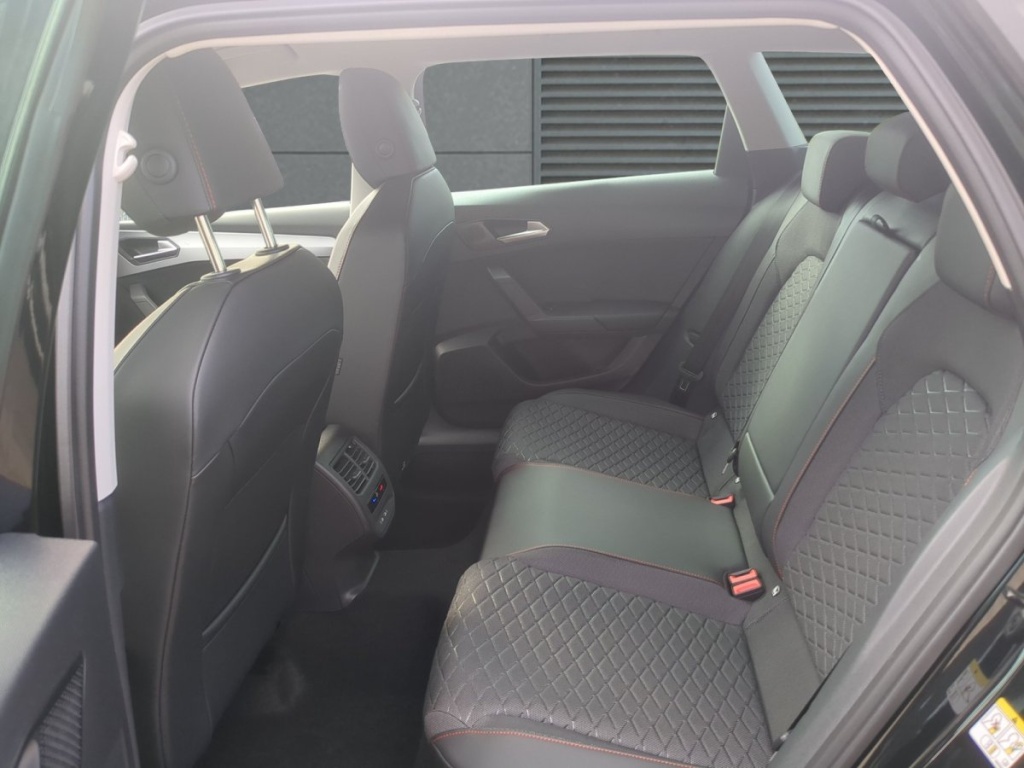 SEAT Leon FR 1.5 eTSI DSG - ref: 7-71086 - Photo 6