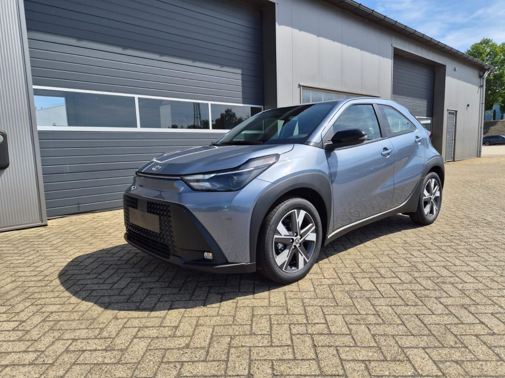 TOYOTA Aygo X X Pure 1.5 Hybrid Electric/Gasoline 116hp - ref: 7-72107 - Photo 1